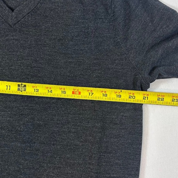 Brooks Brothers Brookstech Mens Medium Merino Wool Sweater Dark Gray V Neck - Picture 5 of 6